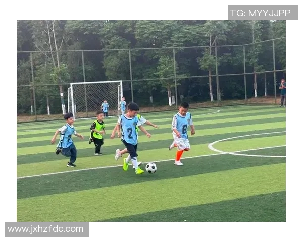 当足球巨星突然变小后他们将如何在绿茵场上继续追逐梦想